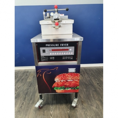 Friteuse Pression / Pressure Fryer Digitale GAZ Avec Pompe A Huile